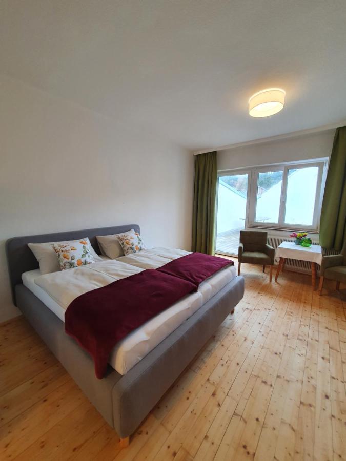Gasthof Gruener Baum Kirchberg am Wechsel Buitenkant foto